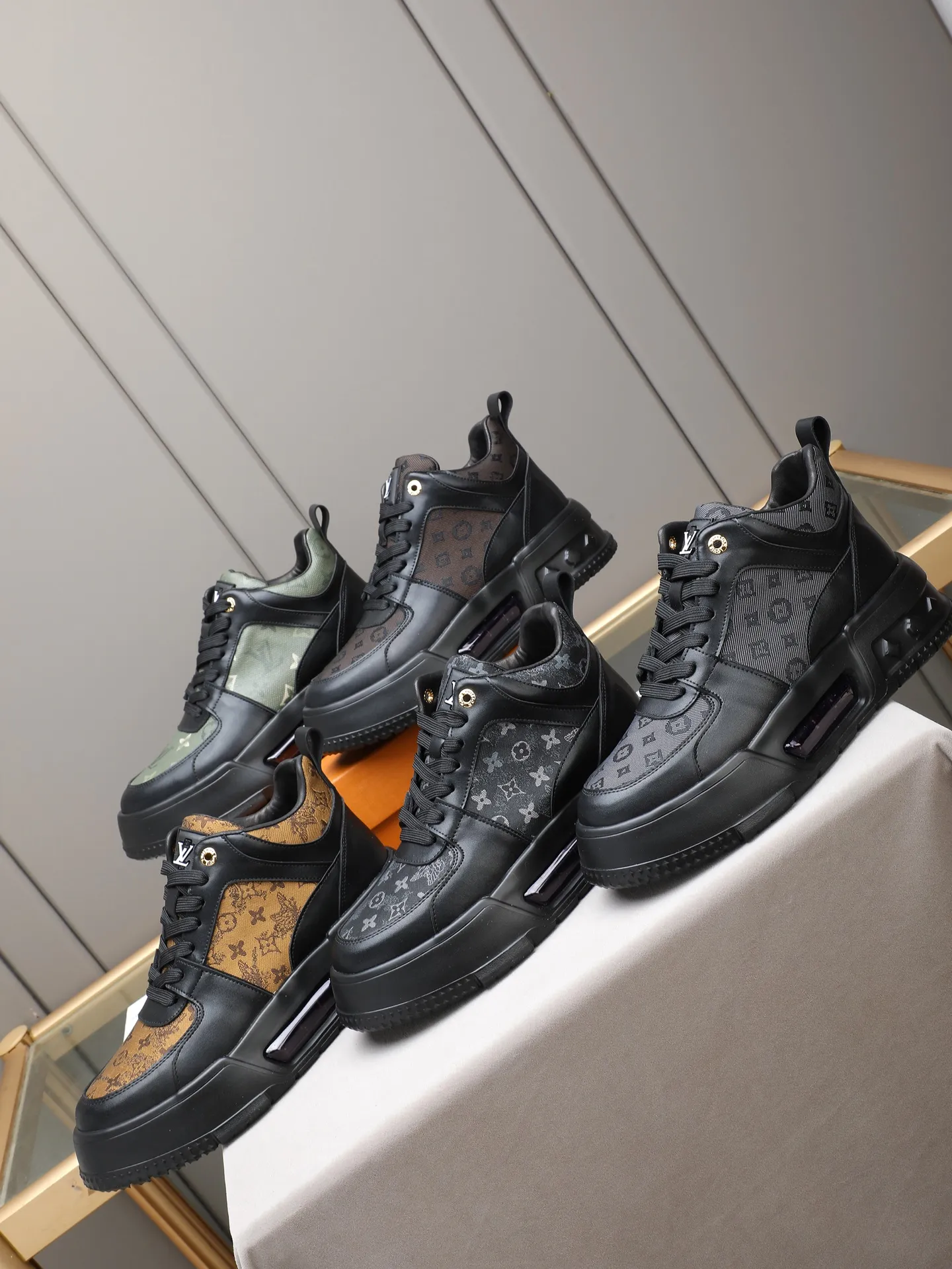 PP460 High Top Men's [LV] Autumn and winter high top classic hot style💝 👣👣Perfect last shape, beautiful design style 💋 💋This winter is no longer cold😢😢Cow leather➕LV special material➕Breathable sheep lining➕Non-slip and wear-resistant foam air cushion outsole🎩A must-have for fashionable men❗Number: 38-44 (45 custom-made) The real thing looks better🎬The real thing looks better👅, 5 colors to choose from